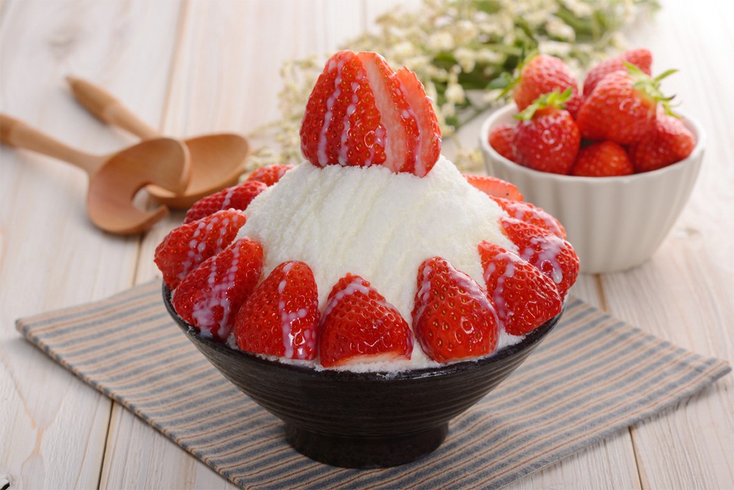 Strawberry-Milk-Bingsu.jpg